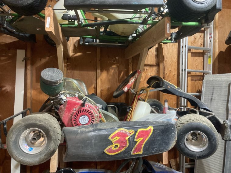 Dirt Go Kart Racing Team Sell Out